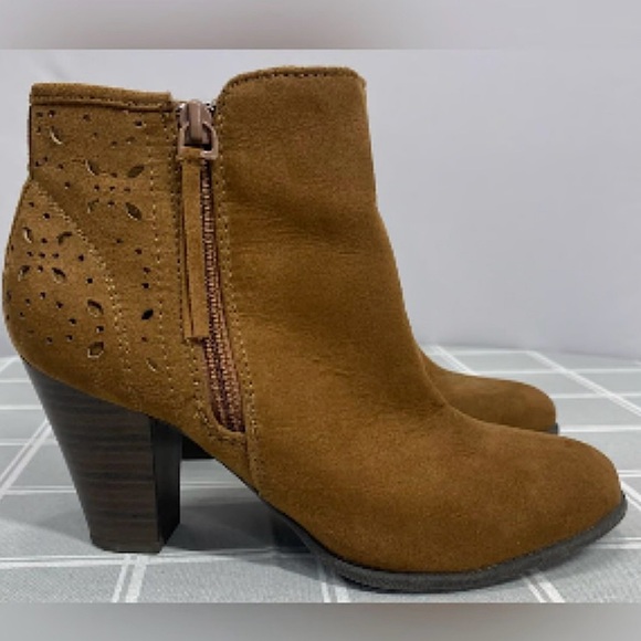 NEW American Eagle Women Suede Ankle Boots - Picture 6 of 7